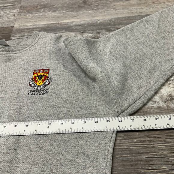 Vintage 90s‎ University of Calgary Coat of Arms King Mens M Crewneck Sweatshirt - Picture 7 of 9